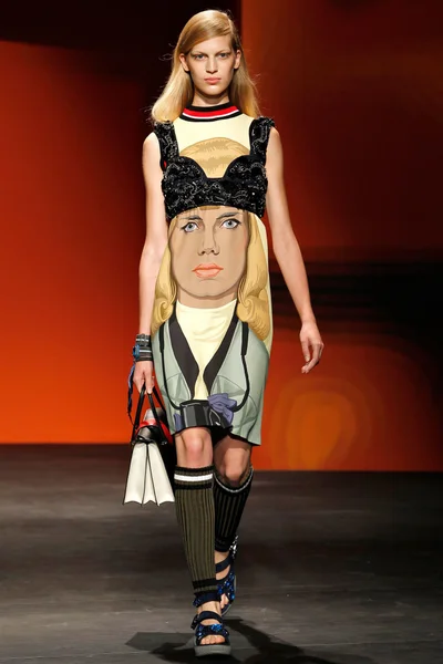 Look 8